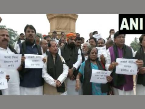 Even if they file FIRs against us, throw us in jail…”BJP demonstrates outside Bihar Assembly after leader dies in Patna protest
