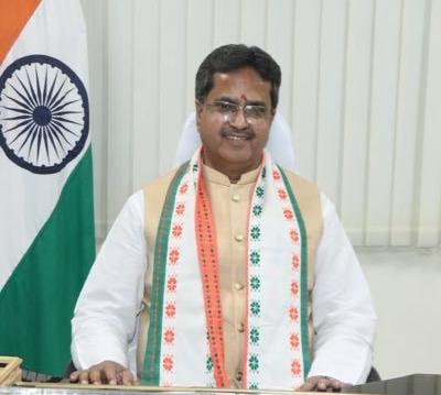 Tripura CM gifts pineapples to Bangladesh PM