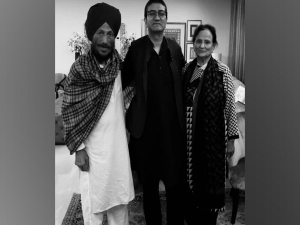 Prasoon Joshi mourns demise of Milkha Singh, shares ...