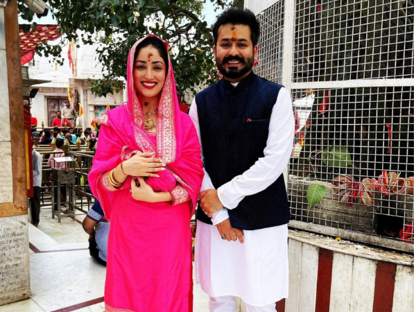 Yami Gautam and husband Aditya Dhar visit Naina Devi temple | www ...