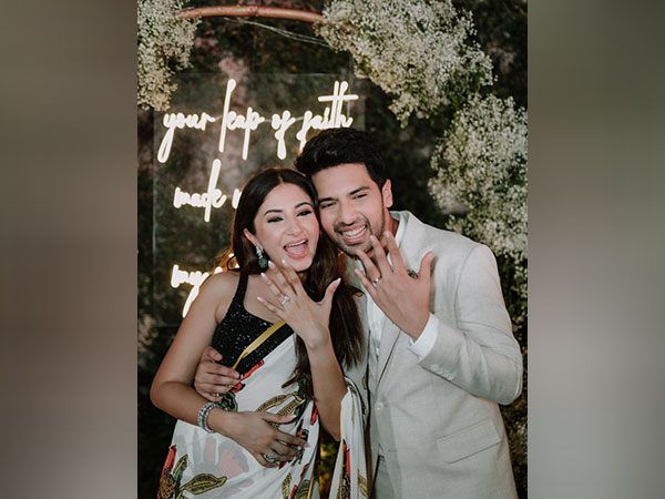 Armaan Malik, Aashna Shroff share romantic pictures from their engagement