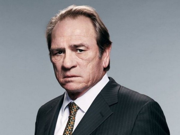 Tommy Lee Jones replaces Harrison Ford to star opposite Jamie Foxx in  Amazon's 'The Burial' 