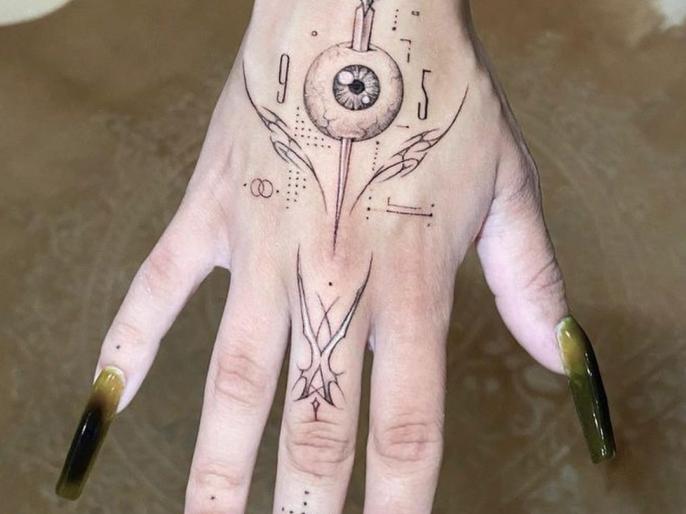 Rayhaustattoo  Crest of the Sheikah The eye is open wide to seek the  truth while the teardrop represents the willingness of the tribe to go to  any lengths to achieve a