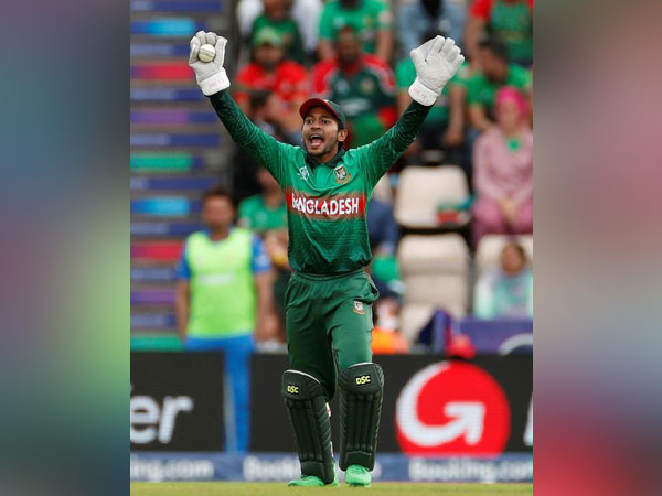 Mushfiqur Rahim mocks Sri Lanka with helmet celebration as World