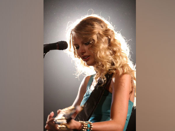 Taylor Swift breaks 'The Beatles's 54 years chart record | www ...