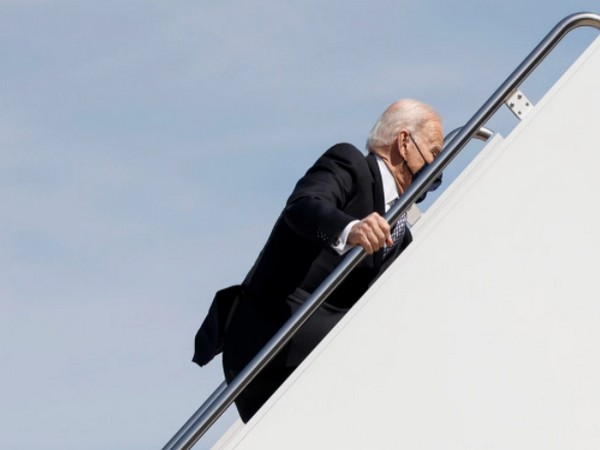 Biden stumbles twice, falls while running up stairs of Air ...