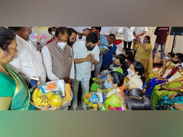 karnataka-youth-congress-organises-mass-baby-shower-event-in-bengaluru