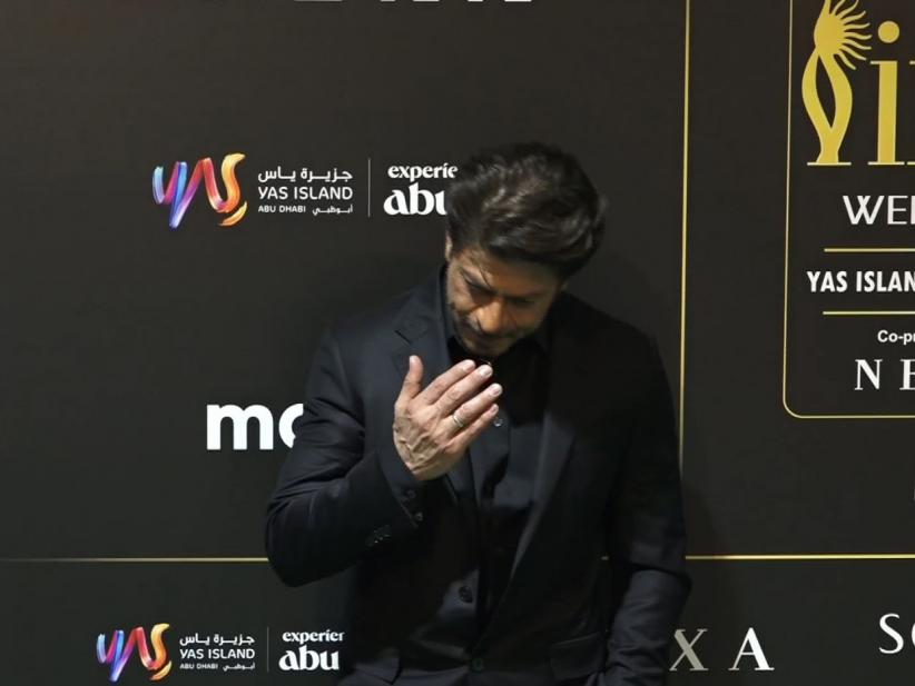 IIFA 2024 Shah Rukh Khan's green carpet appearance sends fans into