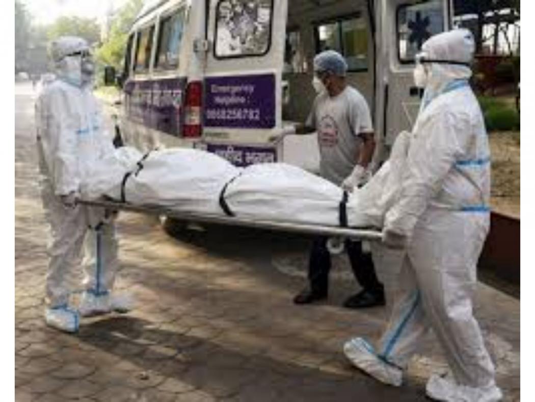 Watch Video! Sion hospital hands over wrong body to family, BMC suspends two staffers | english.lokmat.com