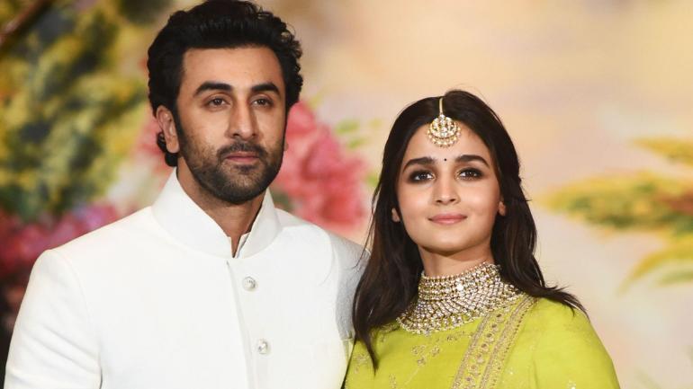 Ranbir Kapoor Alia Bhatt To Get Engaged Today English Lokmat Com ranbir kapoor alia bhatt to get engaged