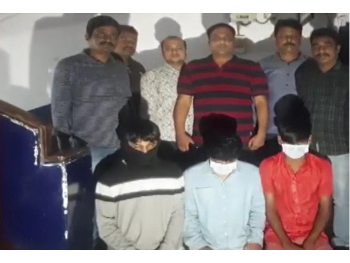 Gay sex racket busted in Mumbai, 3 people arrested - www.lokmattimes.com