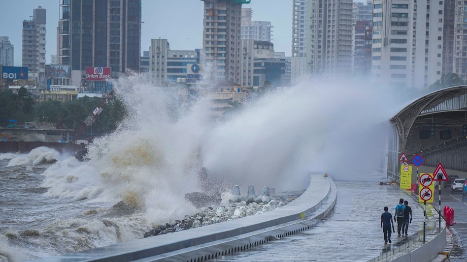 Maharashtra Weather: IMD Predicts Light to Moderate Rainfall; Yellow ...