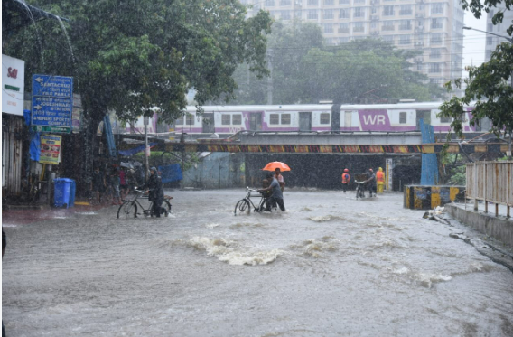 Mumbai Traffic Update Andheri Subway Temporarily Closed Due To