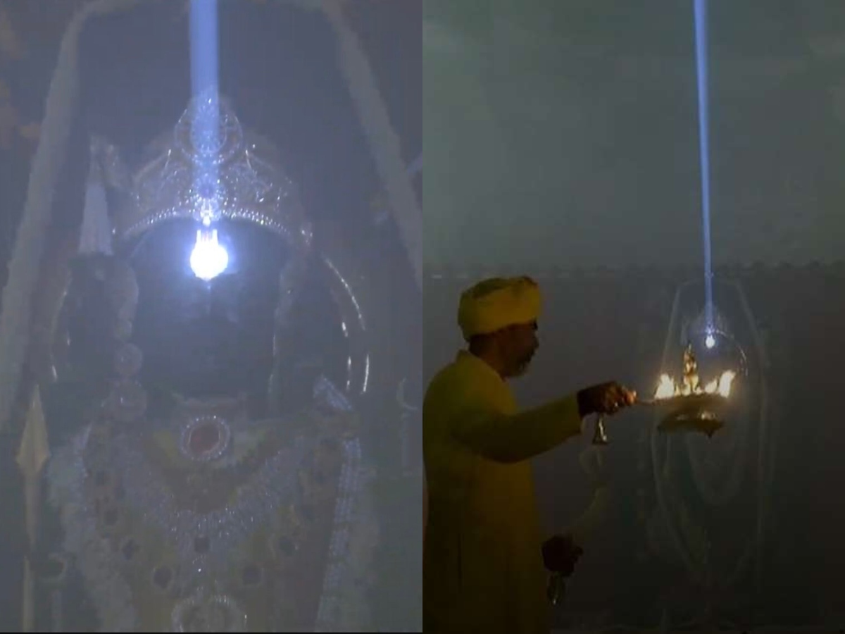 Ram Navami Celebrations In Ayodhya Surya Tilak Illuminates On Ram Lallas Forehead Watch Video 