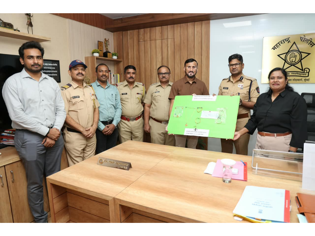 Mumbai: CSMT Railway Police Recover Gold and Cash Worth Rs 26.75 Lakh ...