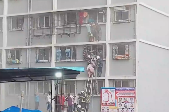 Mumbai Fire: Blaze Erupts at 23-Storey Building in Dahisar ...