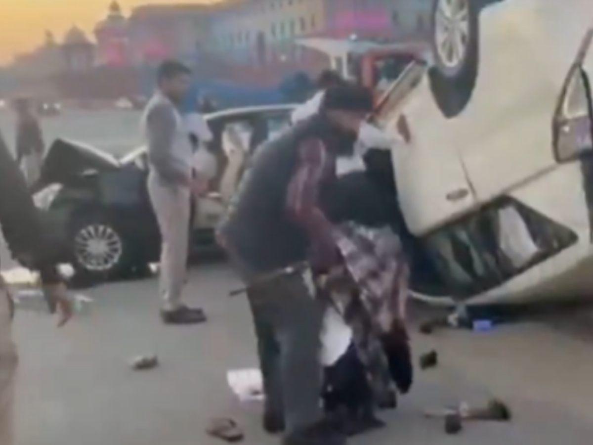 Delhi Road Accident: Car Overturns After Collision at Vijay Chowk; No ...