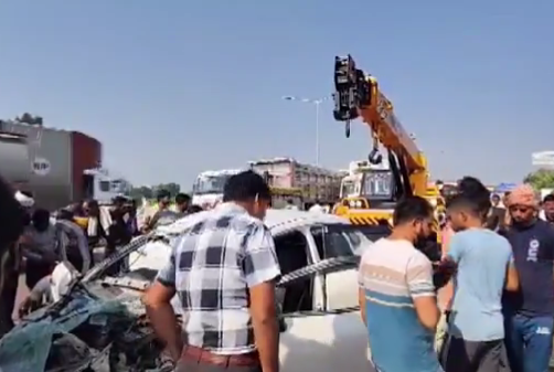 Fatehpur Road Accident: Three Dead as Speeding Car Hits Parked Truck ...