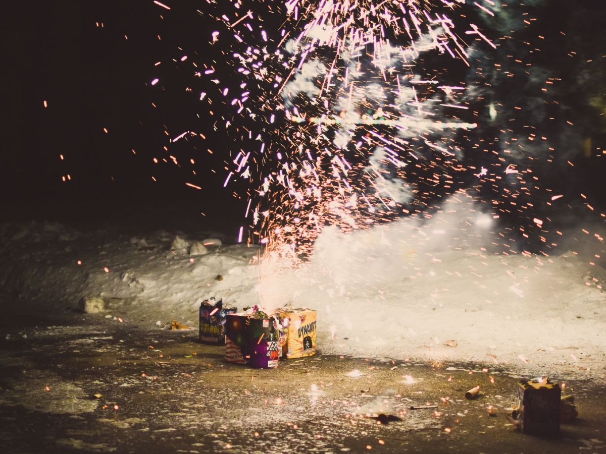Firecrackerws Mumbai Police Bans Firecrackers on Roads, High-Intensity Laser Lights ...