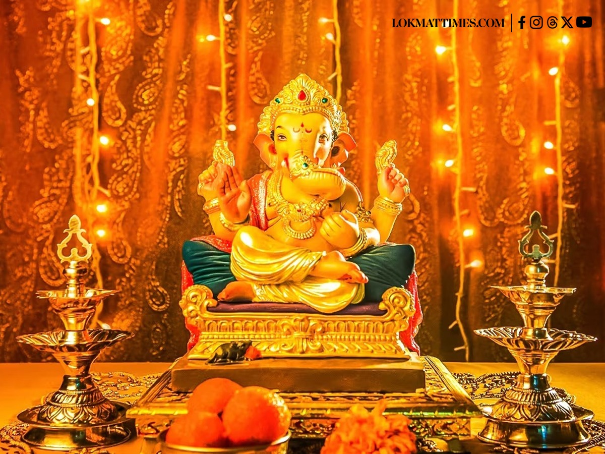 Mumbai 15 Foot Lord Ganesha Idol Falls From Trolley During Arrival 