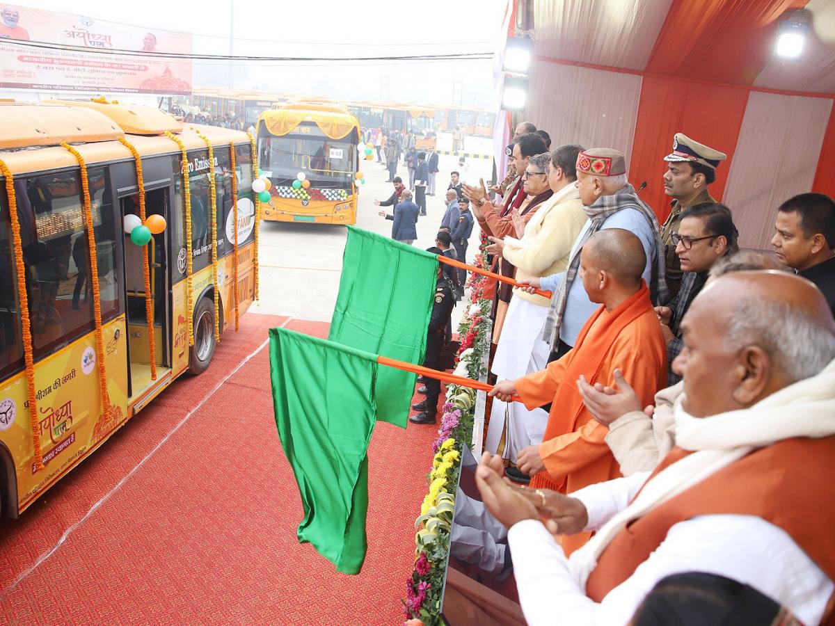 CM Yogi Adityanath Flags Off 100 E-Buses in Ayodhya Ahead of Ram Temple ...