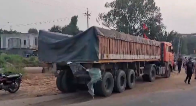 Gujarat Accident: Seven Killed as Car Rams into Trailer Truck in ...