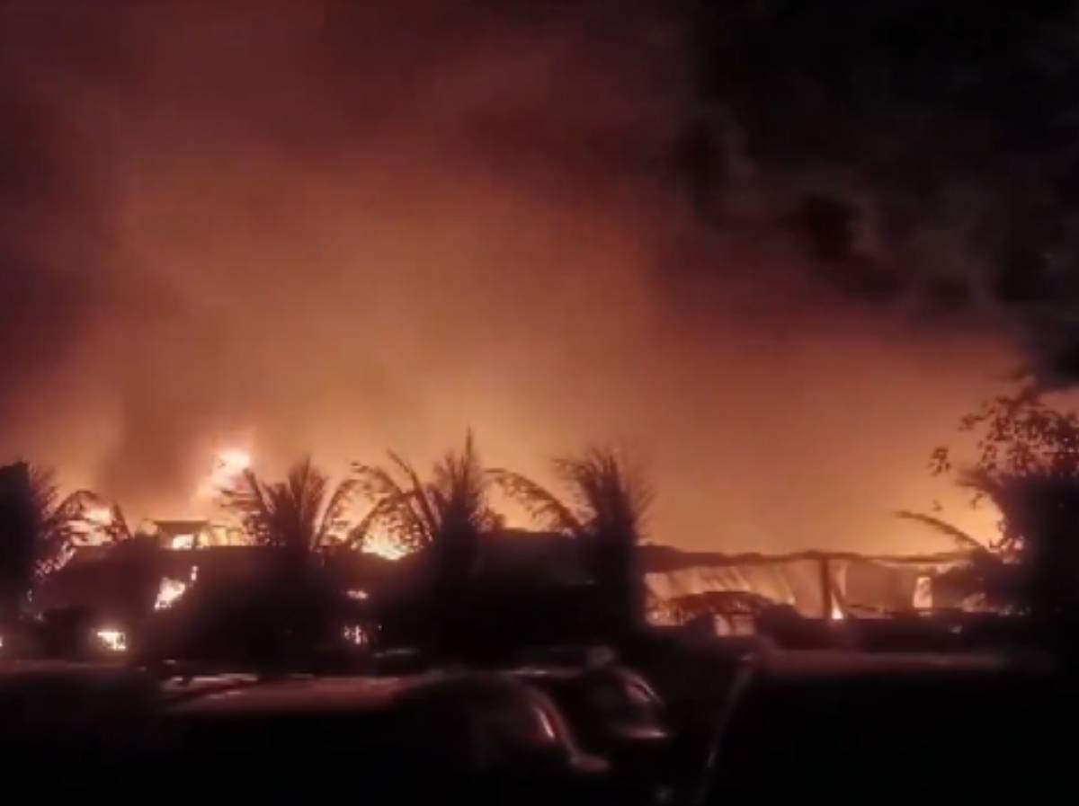 Kolkata Fire Massive Blaze Erupts at Ice Cream Factory in Dumdum