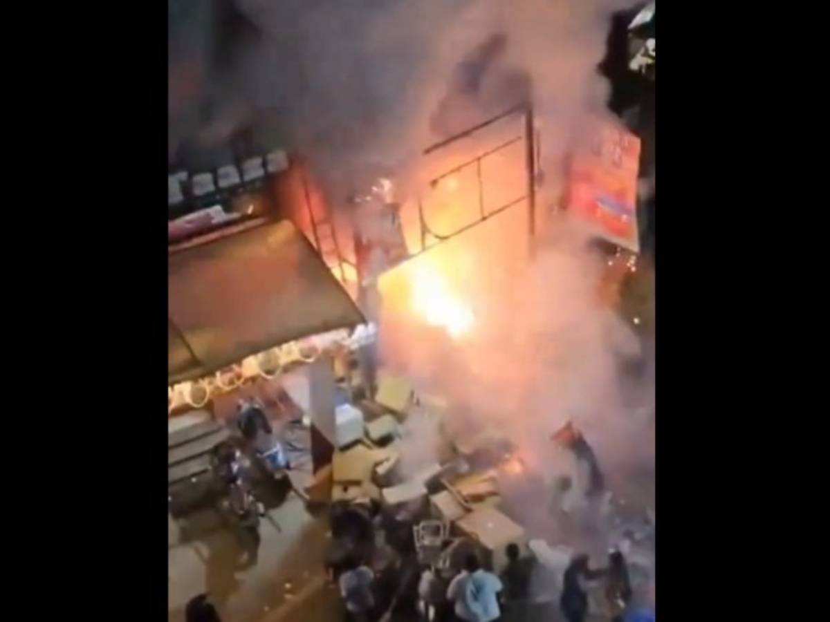 Hyderabad Fire: Massive Blaze Erupts at Firecracker Shop in Abids ...