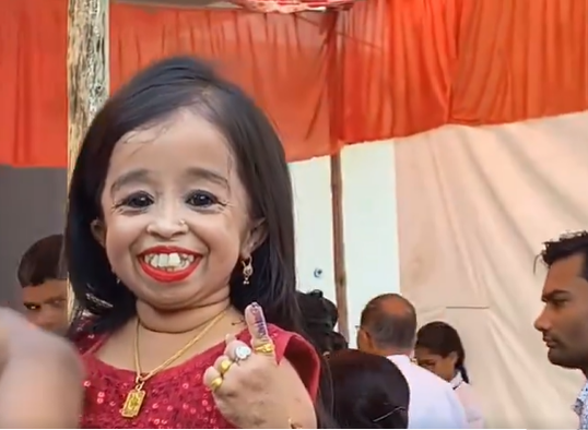 Maharashtra Lok Sabha Election 2024: World’s Smallest Living Woman ...