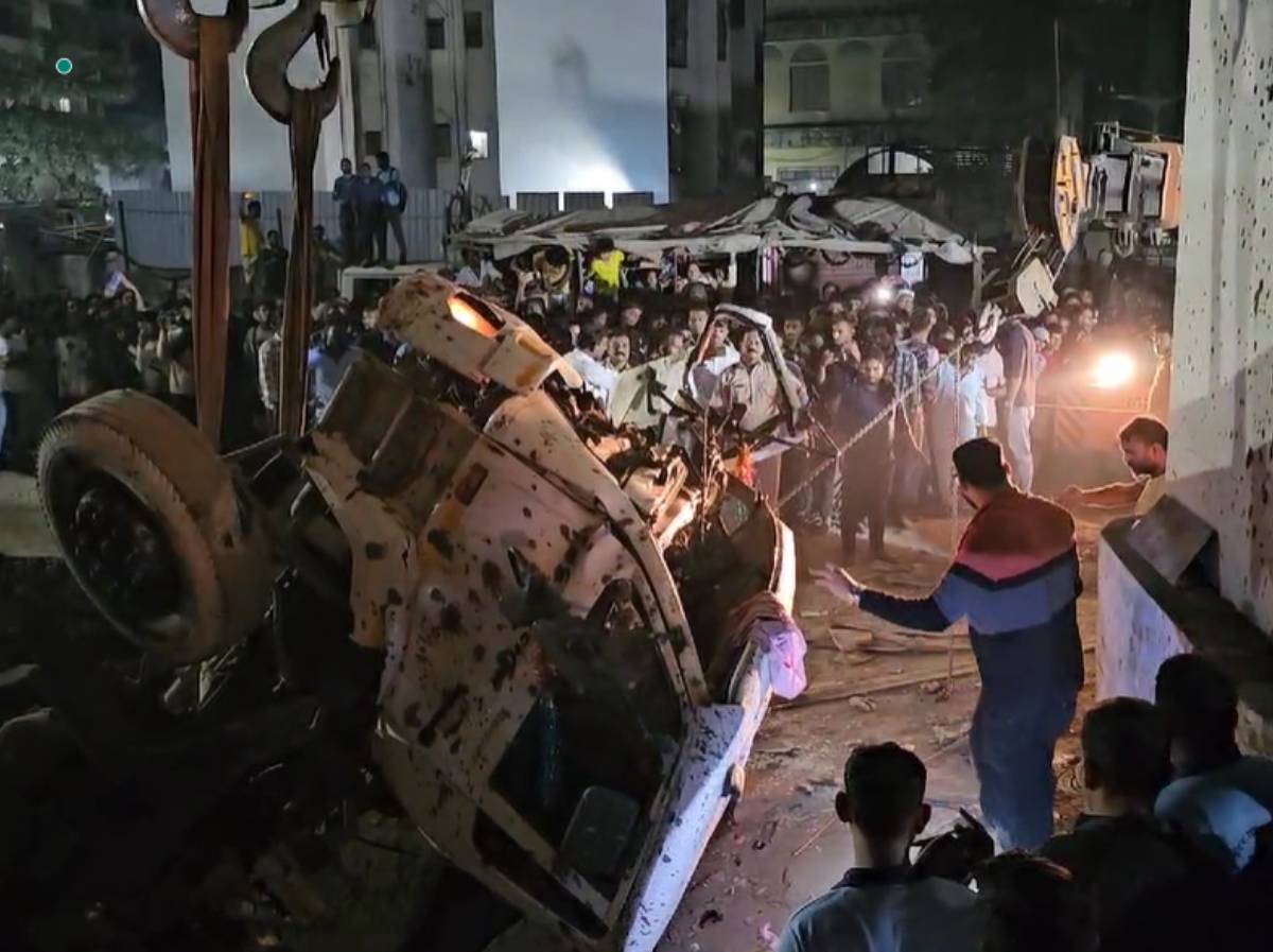 Kashimira Accident: Truck Driver Killed, 2 Injured After Concrete Mixer ...