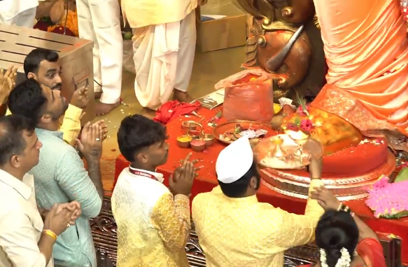 Lalbaugcha Raja 2026: Suryakumar Yadav Visits Mumbai’s Iconic Ganesh ...
