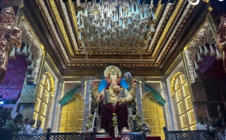 Ganesh Chaturthi 2024: Devotees Flock to Lalbaugcha Raja in Mumbai for ...
