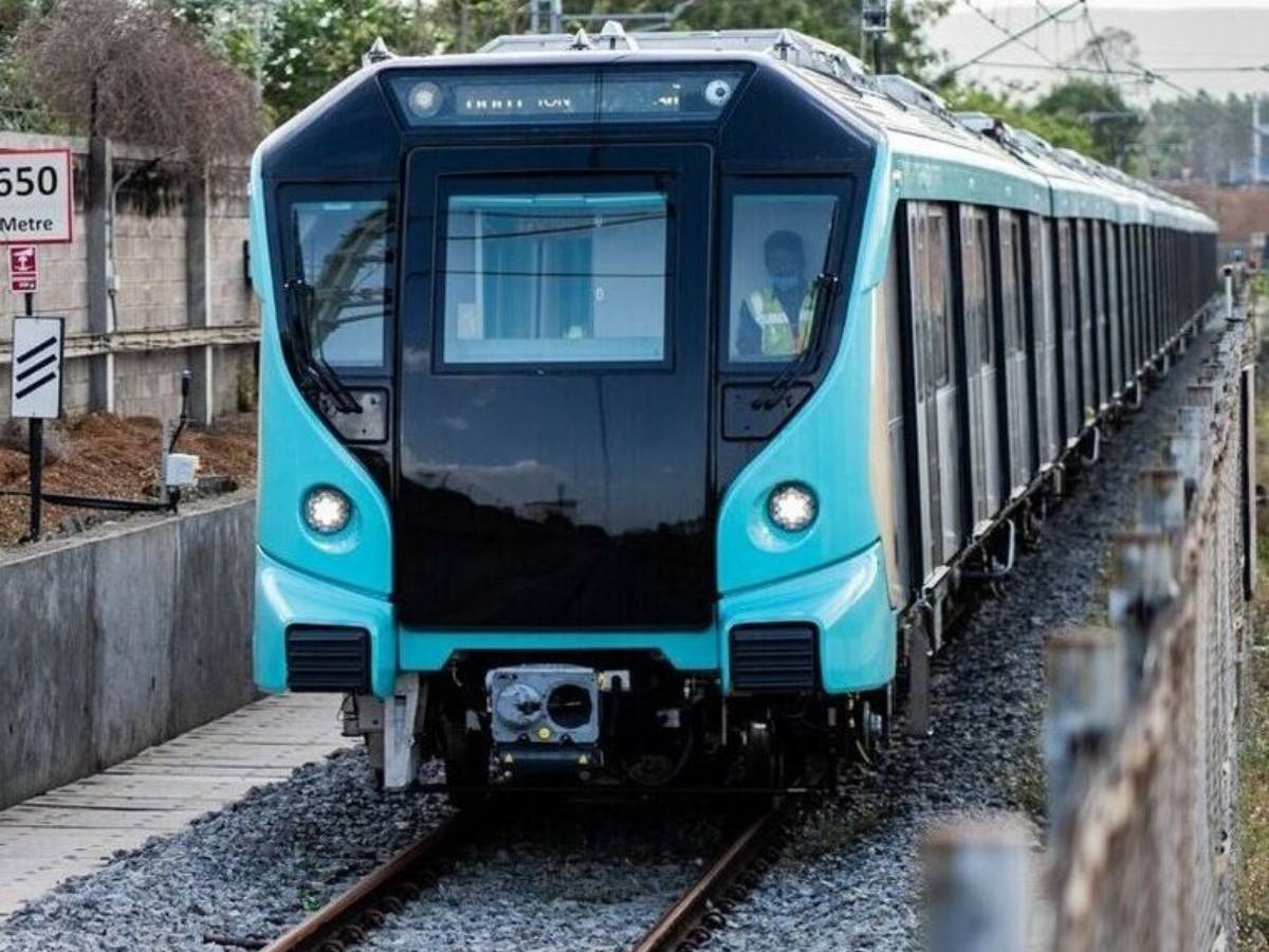 Mumbai Metro Line 3 Extends Train Services Till Midnight for Ganeshotsav 2026
