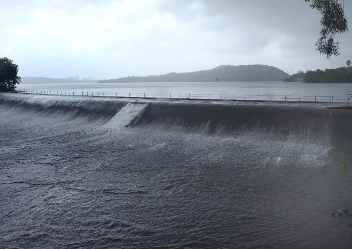 Mumbai Rains: Vihar Lake Overflows Following Heavy Rainfall (Watch Video)
