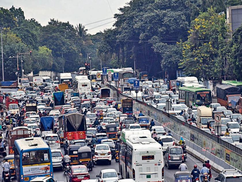 Mumbai Traffic Update: Slow Traffic on Vakola Bridge North Bound Due to ...