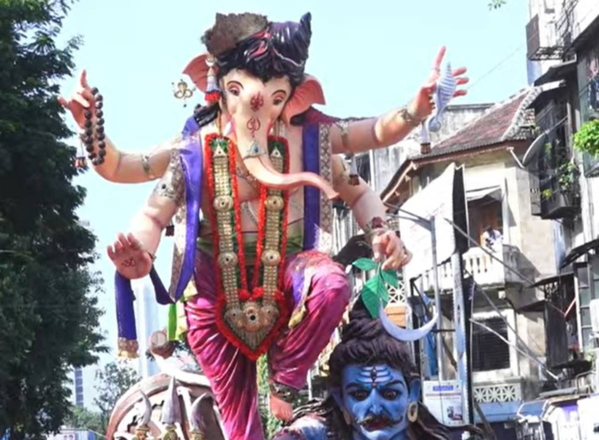 Mumbaicha Raja Visarjan Live Streaming Ganesh Galli Idol Taken for