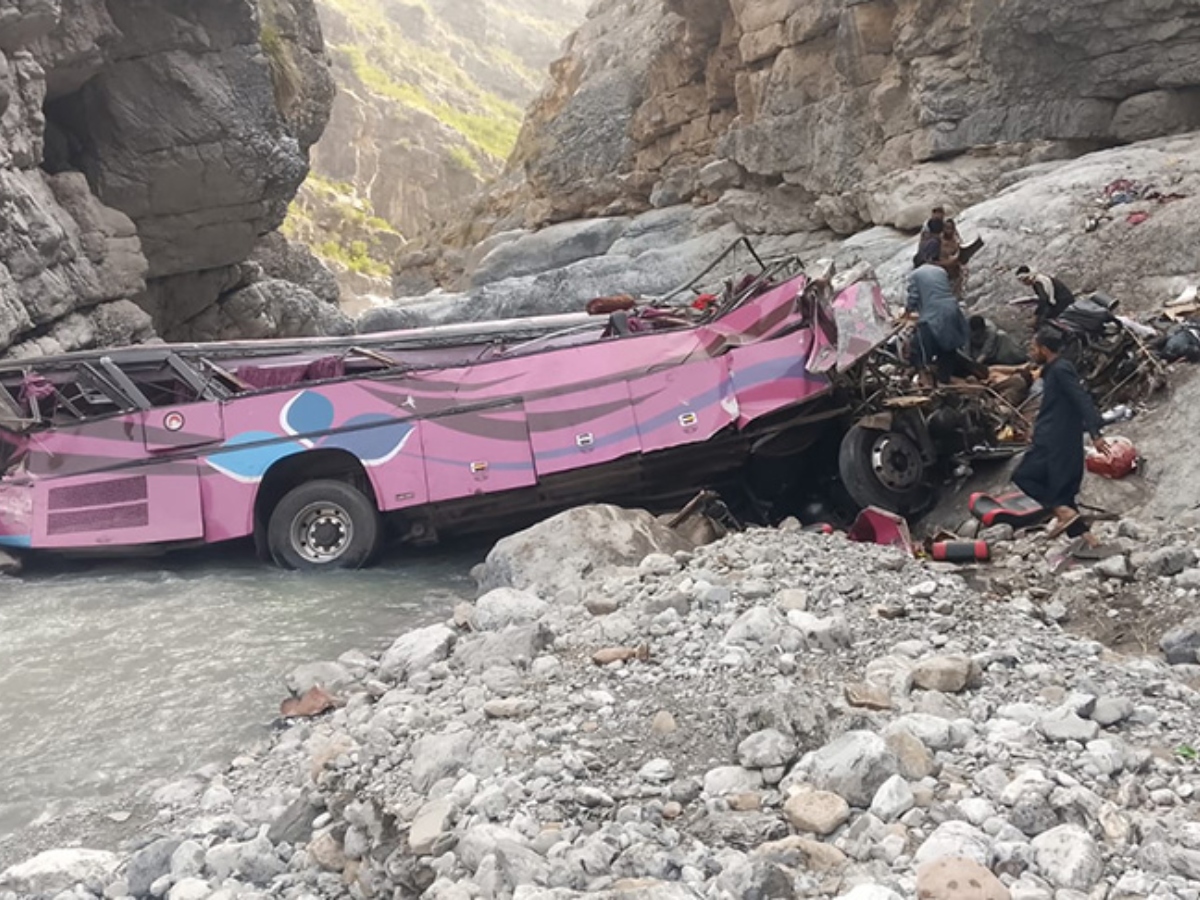 Pakistan Bus Accident: At Least 40 Killed, 8 Injured After Passenger Bus Plunges Into Rocky Ravine
