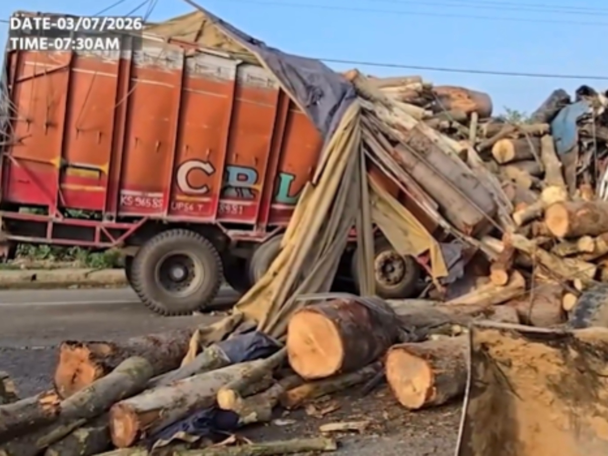 UP Truck Accident: 2 Drivers Killed, 5 Injured After Head
