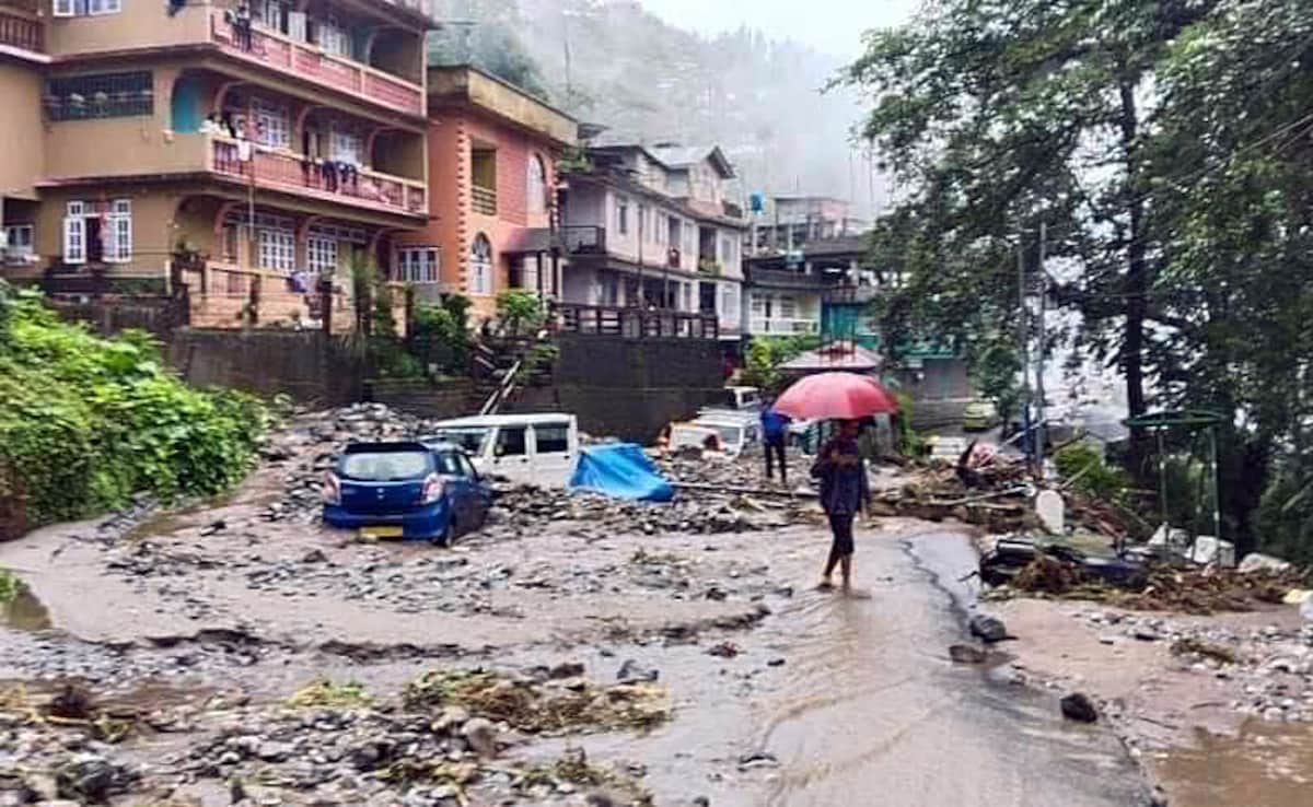 Sikkim Rains: Evacuation of 1,200 Stranded Tourists Set to Begin Today ...