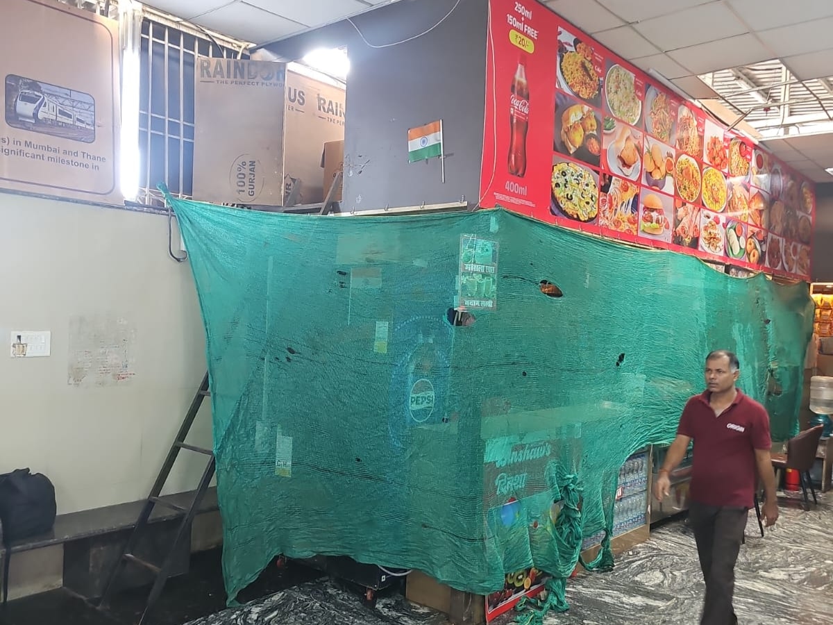 Thane Railway Station Food Stall Sealed for 7 Days; Contractor Fined Rs 15,000 Over Hygiene Violations