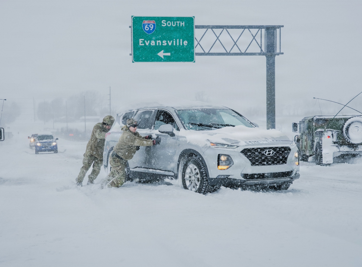 US: At Least 33 Killed as Colossal Winter Storm and Freezing Cold ...