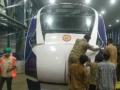 Gandhinagar-Mumbai Vande Bharat Express engine replaced after cattle damage - Hindi News | Gandhinagar-Mumbai Vande Bharat Express engine replaced after cattle damage | Latest national News at Lokmattimes.com