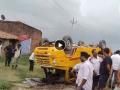 Uttar Pradesh Accident: Children and Teachers Injured After School Bus Overturns In Chandauli - Hindi News | Uttar Pradesh Accident: Children and Teachers Injured After School Bus Overturns In Chandauli | Latest national News at Lokmattimes.com