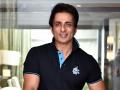 Twitter user accuses Sonu Sood of running PR campaign, calls the actor a fake philanthropist - Hindi News | Twitter user accuses Sonu Sood of running PR campaign, calls the actor a fake philanthropist | Latest entertainment News at Lokmattimes.com