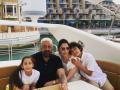 Sanjay Dutt flaunts his new hairstyle in family photo with Maanayata kids - Hindi News | Sanjay Dutt flaunts his new hairstyle in family photo with Maanayata kids | Latest entertainment News at Lokmattimes.com