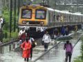 Maharashtra: Trains running late between Kalyan to CST due to water logging at Kalyan railway station - Hindi News | Maharashtra: Trains running late between Kalyan to CST due to water logging at Kalyan railway station | Latest maharashtra News at Lokmattimes.com