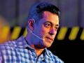Coronavirus: Salman Khan's Being Human Foundation helps 50 female ground workers in Malegaon - Hindi News | Coronavirus: Salman Khan's Being Human Foundation helps 50 female ground workers in Malegaon | Latest entertainment News at Lokmattimes.com