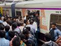 Mumbai Local Train Travel = Life Risk? 922 Deaths Recorded In Five Months - Hindi News | Mumbai Local Train Travel = Life Risk? 922 Deaths Recorded In Five Months | Latest mumbai News at Lokmattimes.com