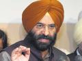 Manjinder Singh Sirsa asked to withdraw complaint against Karan Johar or get killed - Hindi News | Manjinder Singh Sirsa asked to withdraw complaint against Karan Johar or get killed | Latest national News at Lokmattimes.com