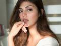 Rhea Chakraborty's chat asking for weed from Sushant's roommate goes viral - Hindi News | Rhea Chakraborty's chat asking for weed from Sushant's roommate goes viral | Latest entertainment News at Lokmattimes.com
